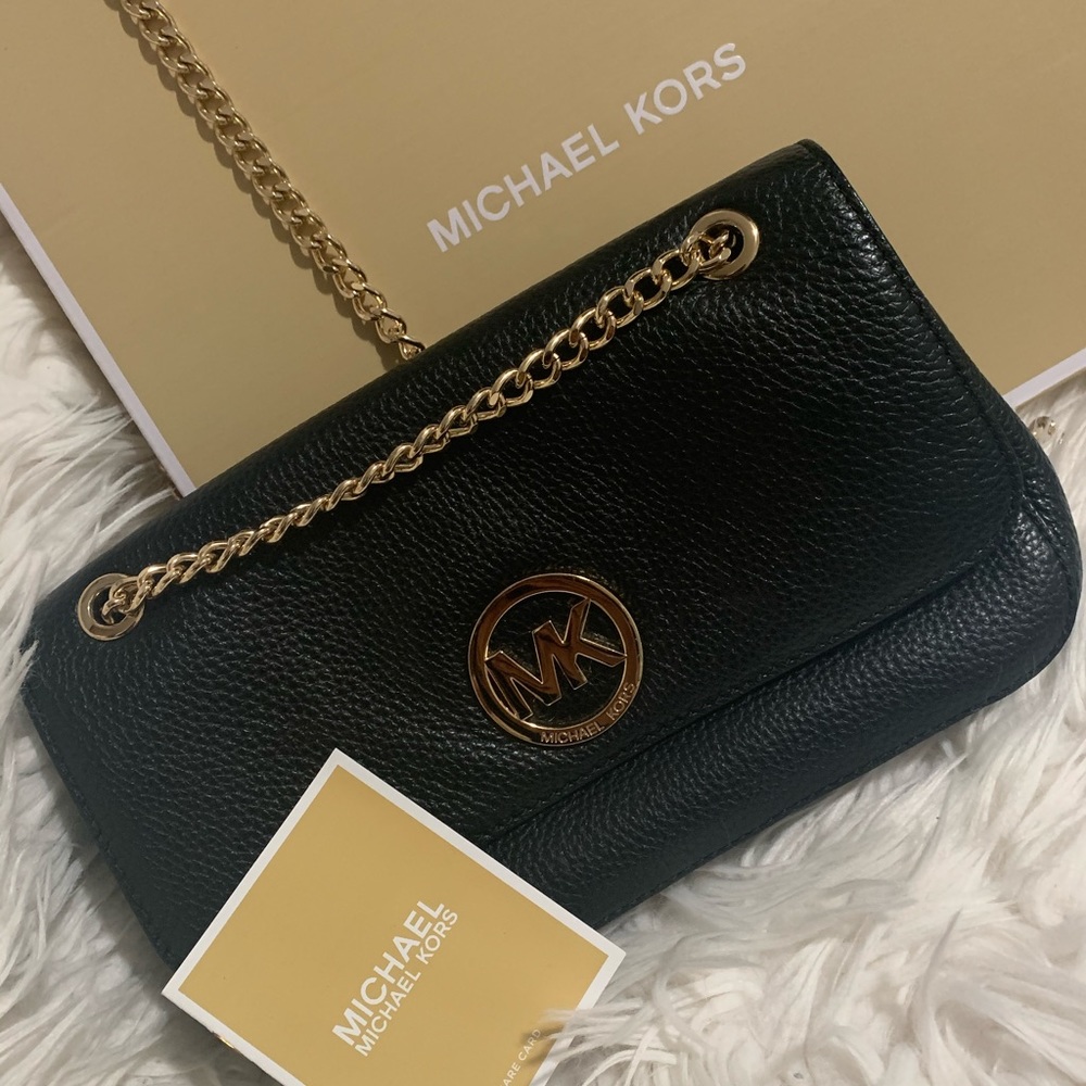 Michael Kors cute black clutch shoulder chain bag